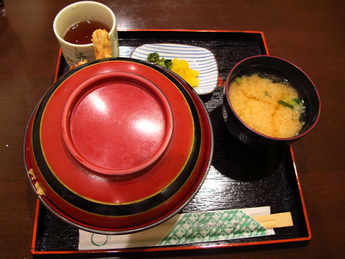 ランチ 天丼 船場 おきん 大阪市中央区南本町3 6 14 イトゥビルb2f 本町 Pochiの 食べるために生きる