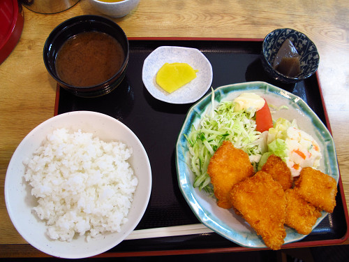 ランチ チキンカツ定食 大森屋食堂 三重県津市大門4 8 Pochiの 食べるために生きる