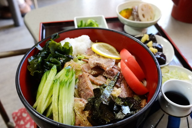 賀登屋>