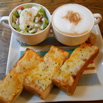 イココチ - チーズトースト＋カプチーノのモーニング