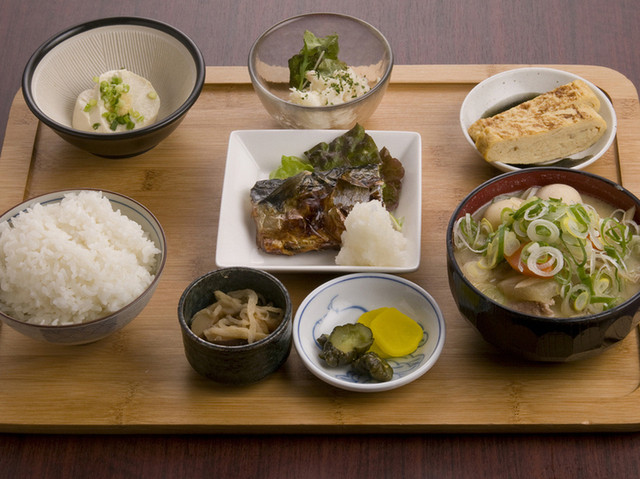 七色食堂 ヨドバシ 博多店>