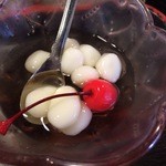 ほうじゅう - かんざらし。白玉粉で作った小さな団子を冷やし、蜂蜜、砂糖等で作った特製の蜜をかけた一品です(´∀`●)
