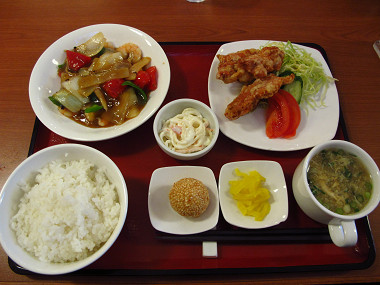 ランチ えびの四川風炒めと鶏の唐揚げ 豐韻 フェンユン Feng Yun 兵庫県姫路市豊沢町57 Pochiの 食べるために生きる