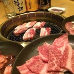 ホルモン酒家　 治郎