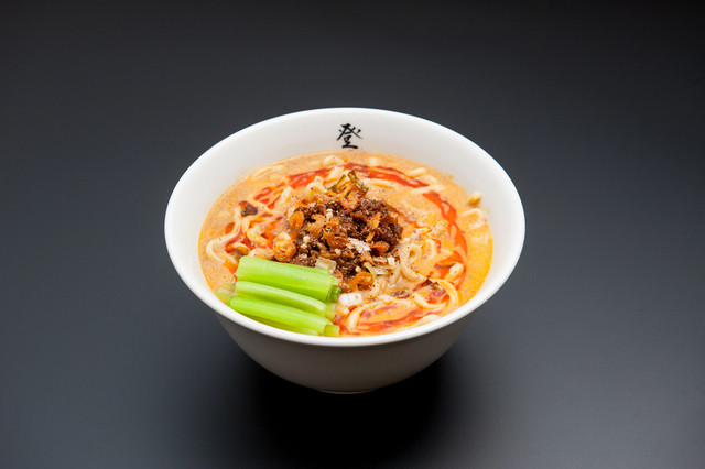 自家製麺 登竜門 那覇本店>
