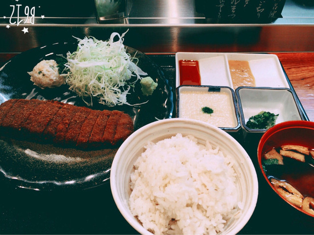 牛かつ もと村 新宿南口店 新宿三丁目/天ぷら・揚げ物（その他） [食べログ]