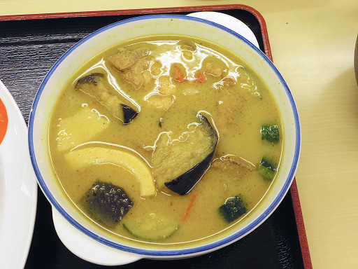 期間限定 チキンと茄子のグリーンカレー 松屋 鶯谷店 東京都台東区根岸1 6 6 Pochiの 食べるために生きる