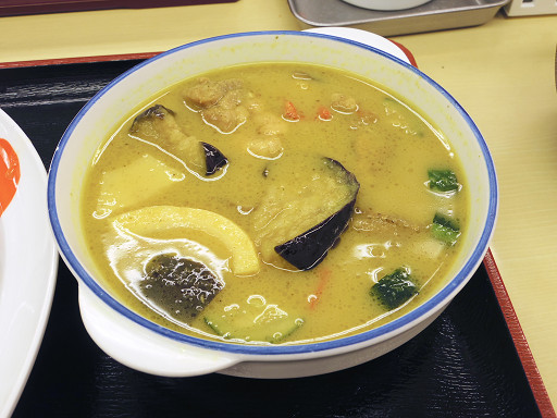 期間限定 チキンと茄子のグリーンカレー 松屋 鶯谷店 東京都台東区根岸1 6 6 Pochiの 食べるために生きる