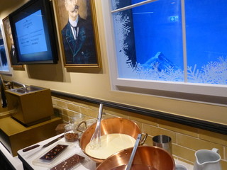 LINDT CHOCOLATE SHOP -