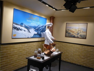 LINDT CHOCOLATE SHOP -