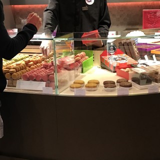 PIERRE HERMÉ PARIS - 