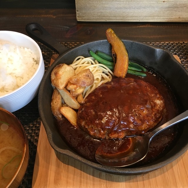 小川商店(ハンバーグ専門店)>