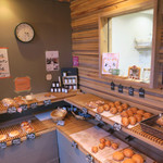 CROWA - 店内