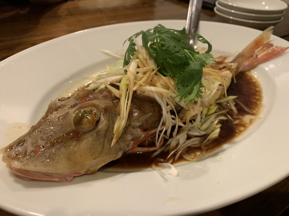 清蒸海上鮮（鮮魚の姿蒸し広東風）
